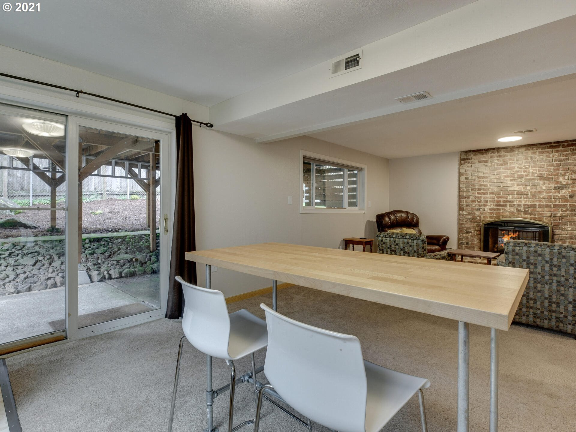 7510 Ridgewood Drive Gladstone, OR 97027 - Photo 22 of 31 Family Room