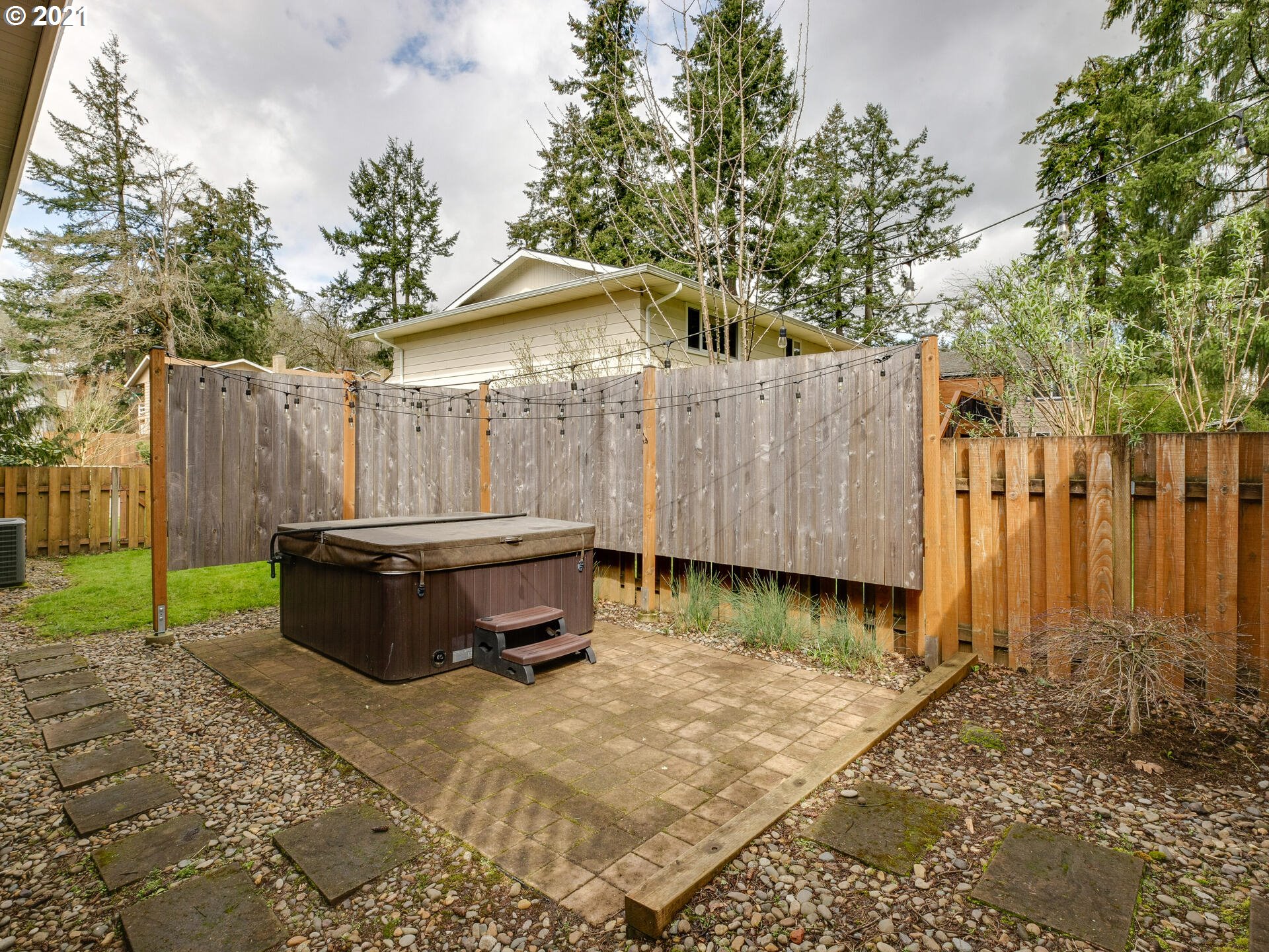 7510 Ridgewood Drive Gladstone, OR 97027 - Photo 29 of 31 Hot Tub