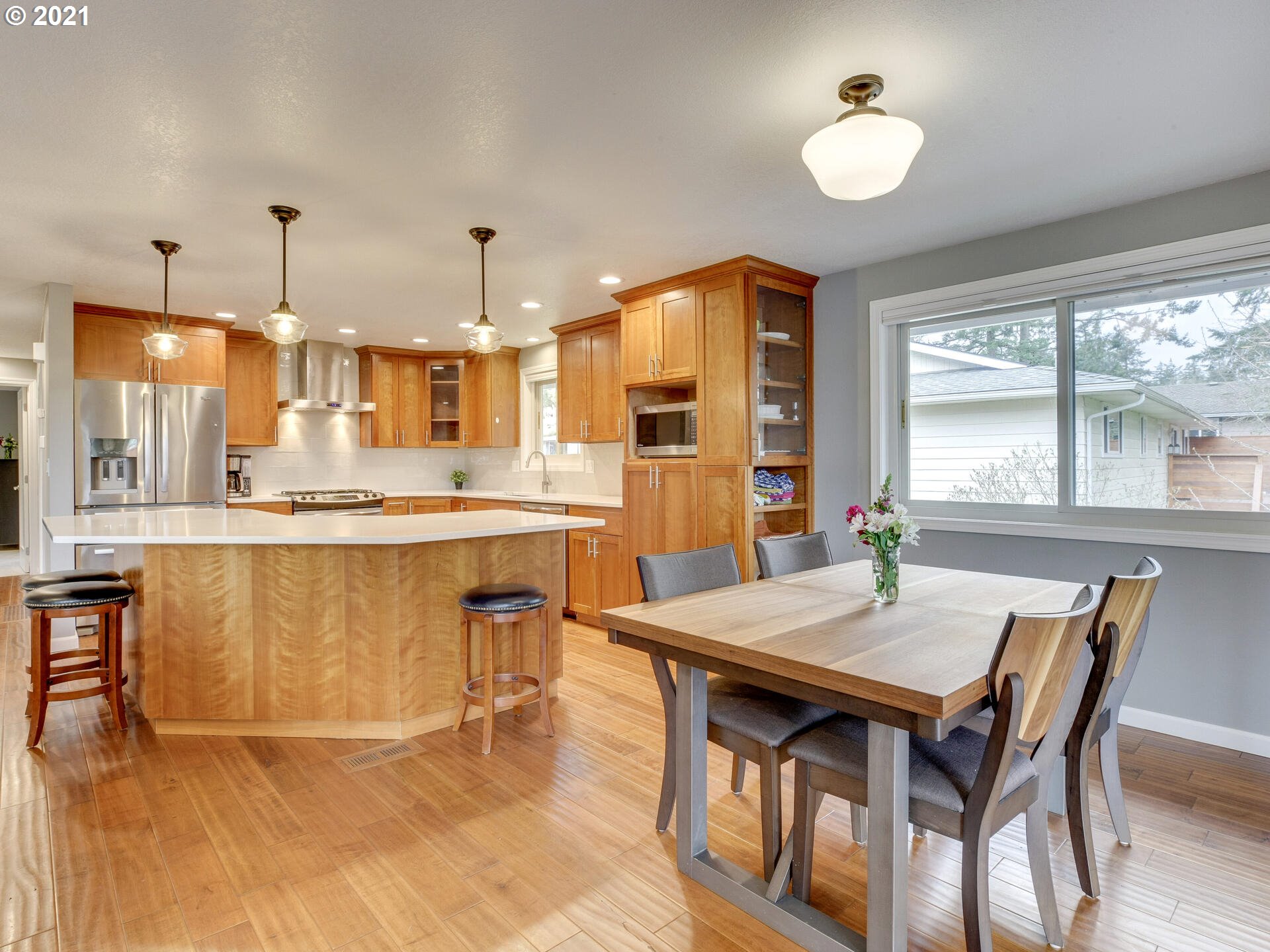 7510 Ridgewood Drive Gladstone, OR 97027 - Photo 7 of 31 Kitchen/Dining Room