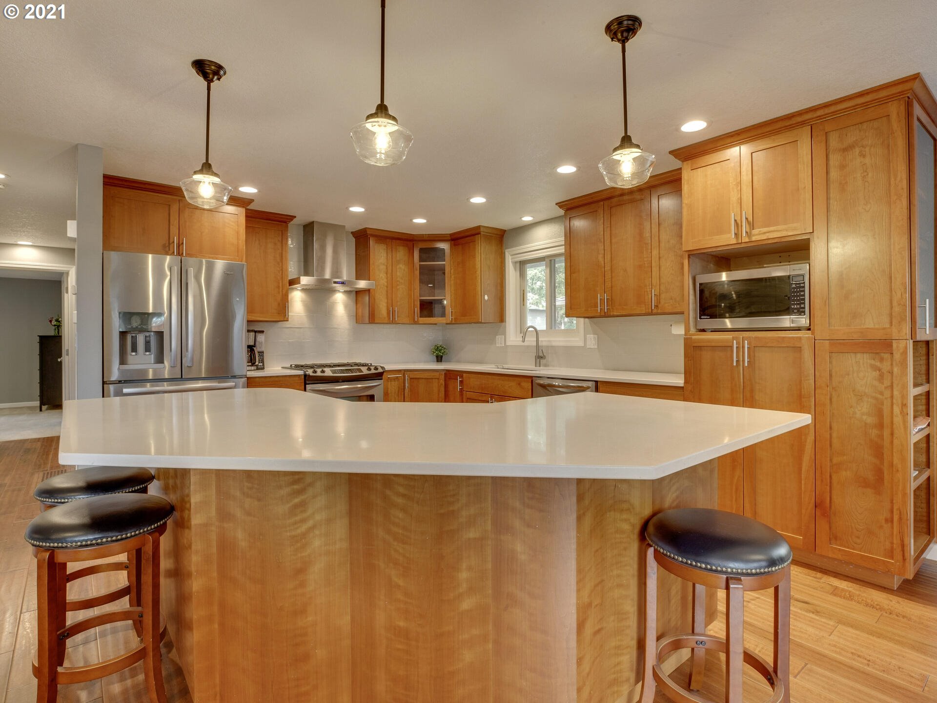 7510 Ridgewood Drive Gladstone, OR 97027 - Photo 9 of 31 Kitchen