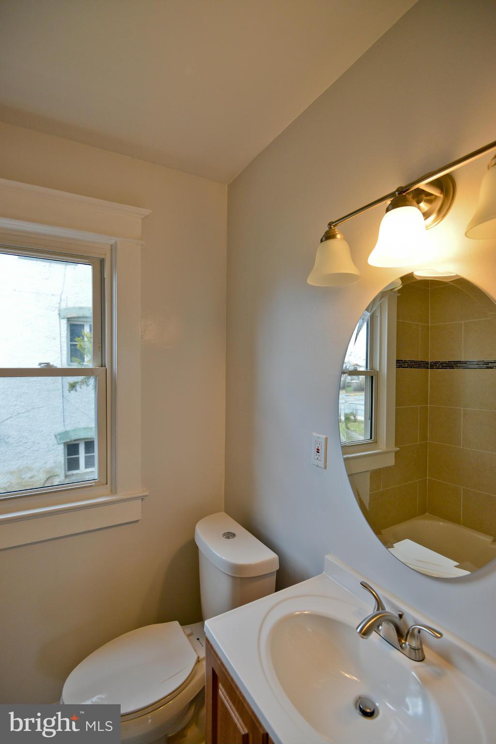 4902 Decatur Street Hyattsville, MD 20781 - Photo 13 of 30 Bath