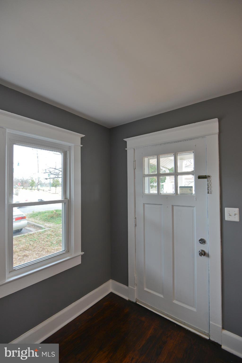 4902 Decatur Street Hyattsville, MD 20781 - Photo 3 of 30 Interior (General)