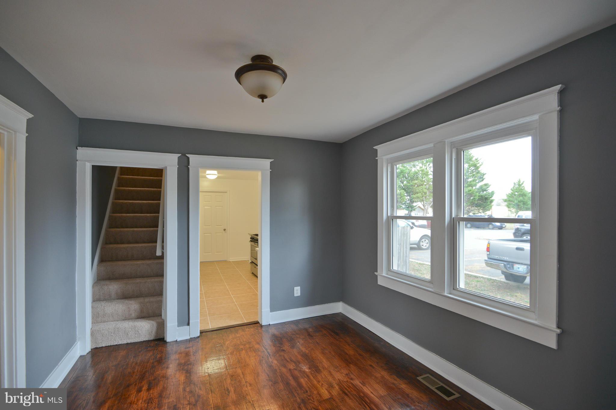 4902 Decatur Street Hyattsville, MD 20781 - Photo 4 of 30 Interior (General)
