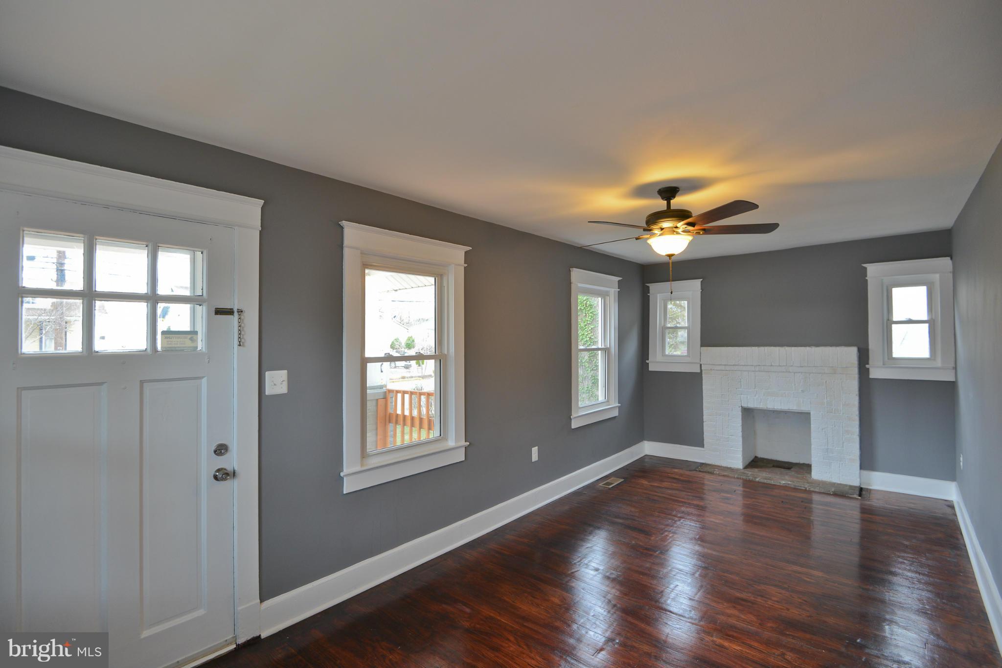 4902 Decatur Street Hyattsville, MD 20781 - Photo 6 of 30 Living Room