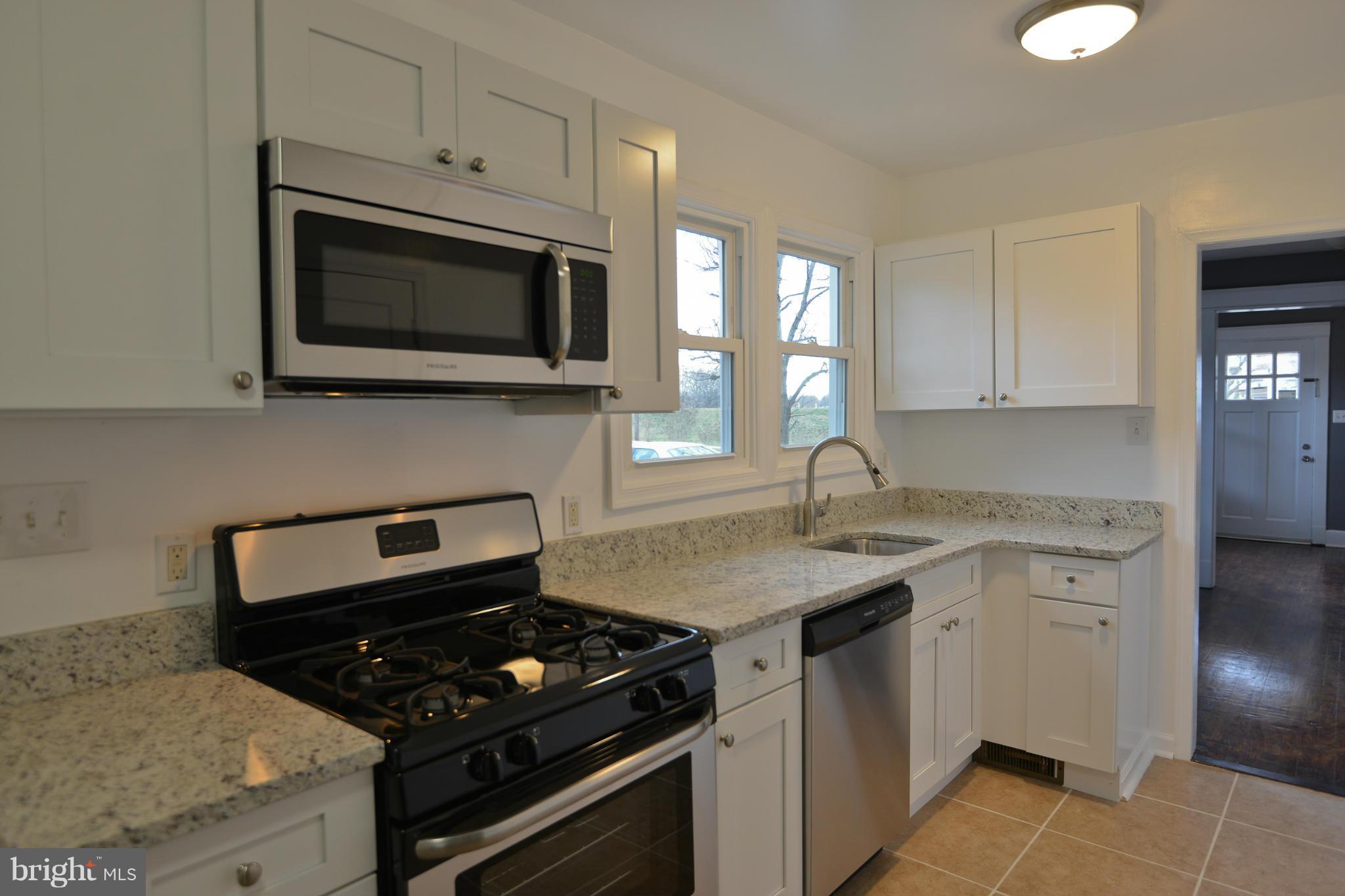 4902 Decatur Street Hyattsville, MD 20781 - Photo 10 of 30 Kitchen