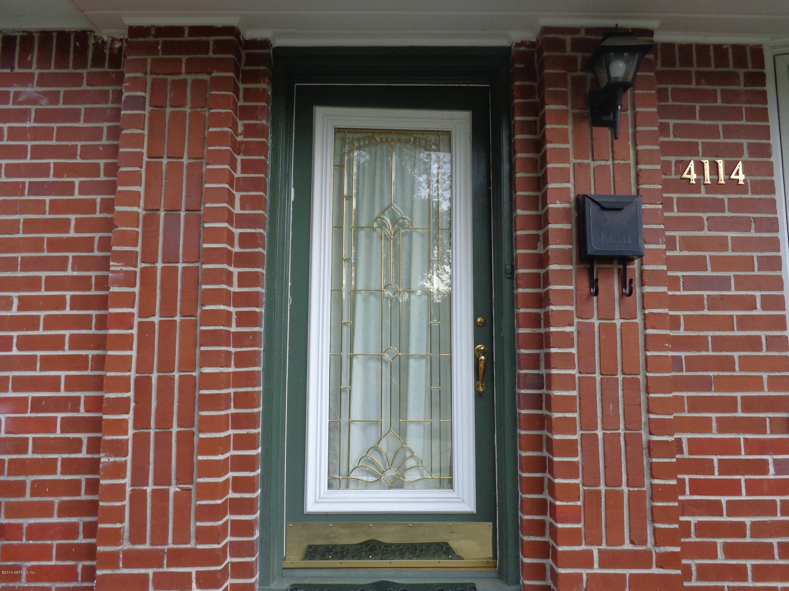 4114 London Road Jacksonville, FL 32207 - Photo 2 of 16 a view of a brick wall
