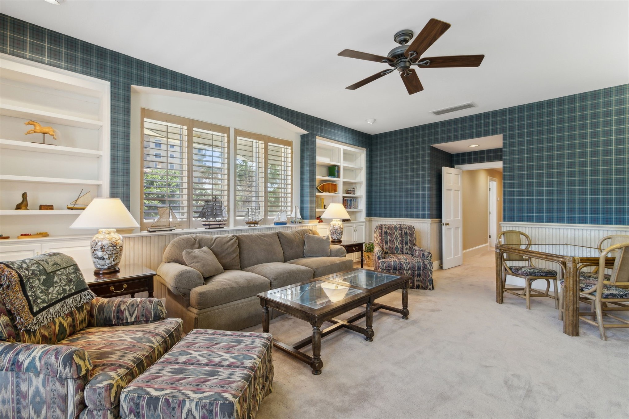 28 Dunes Row Fernandina Beach, FL 32034 - Photo 63 of 99 a living room with furniture