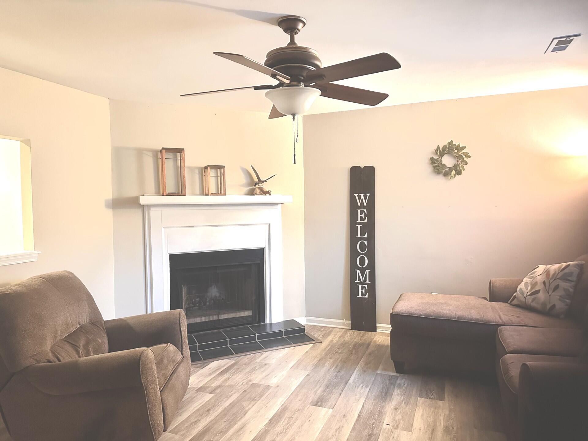 11 Rudwick Circle Goose Creek, SC 29445 - Photo 4 of 12 Living