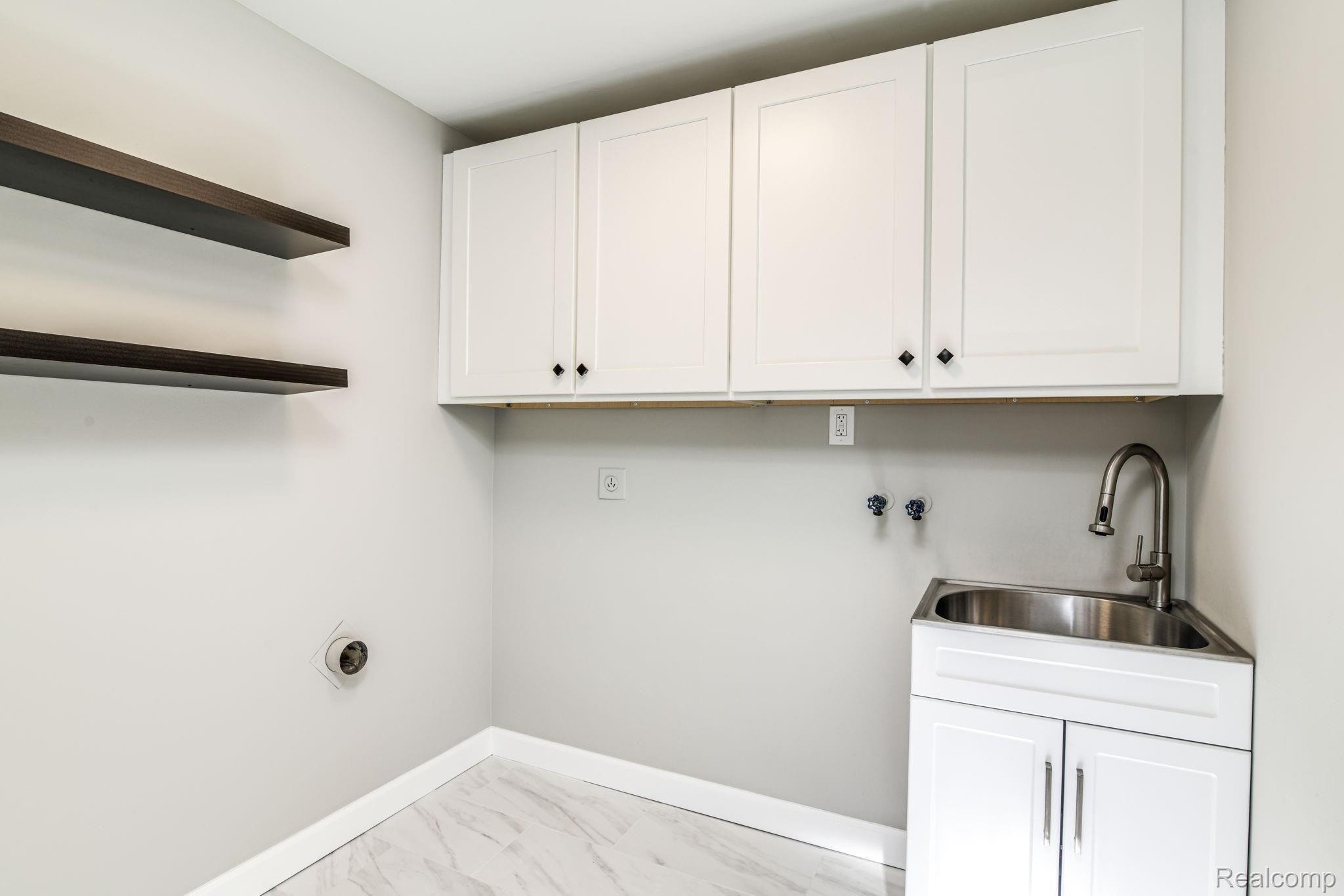 871 Helston Road Bloomfield Hills, MI 48304 - Photo 9 of 33 8-web-or-mls-871 Helston Road, Bloomfield Township-6.jpg