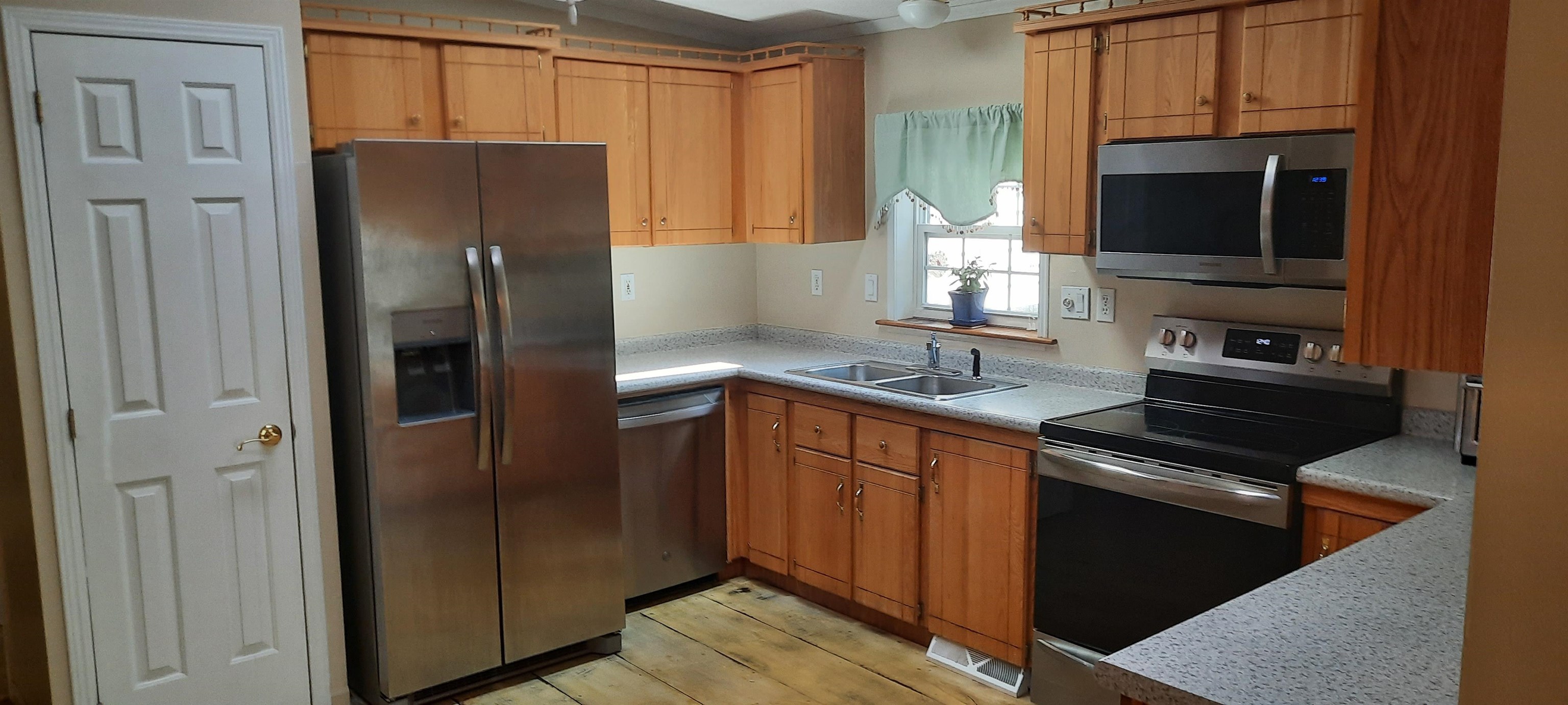 96 Eagle Drive Rochester, NH 03868 - Photo 21 of 34