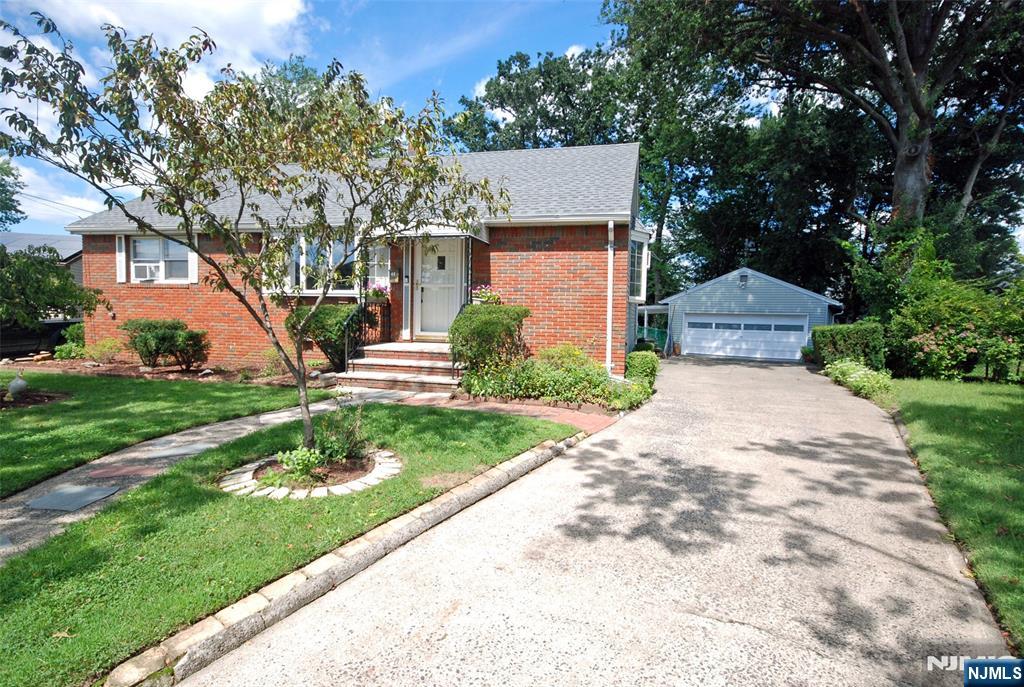 42 Oak Ridge Road Clifton, NJ 07013 - Photo 1 of 27 Gallery Image 1