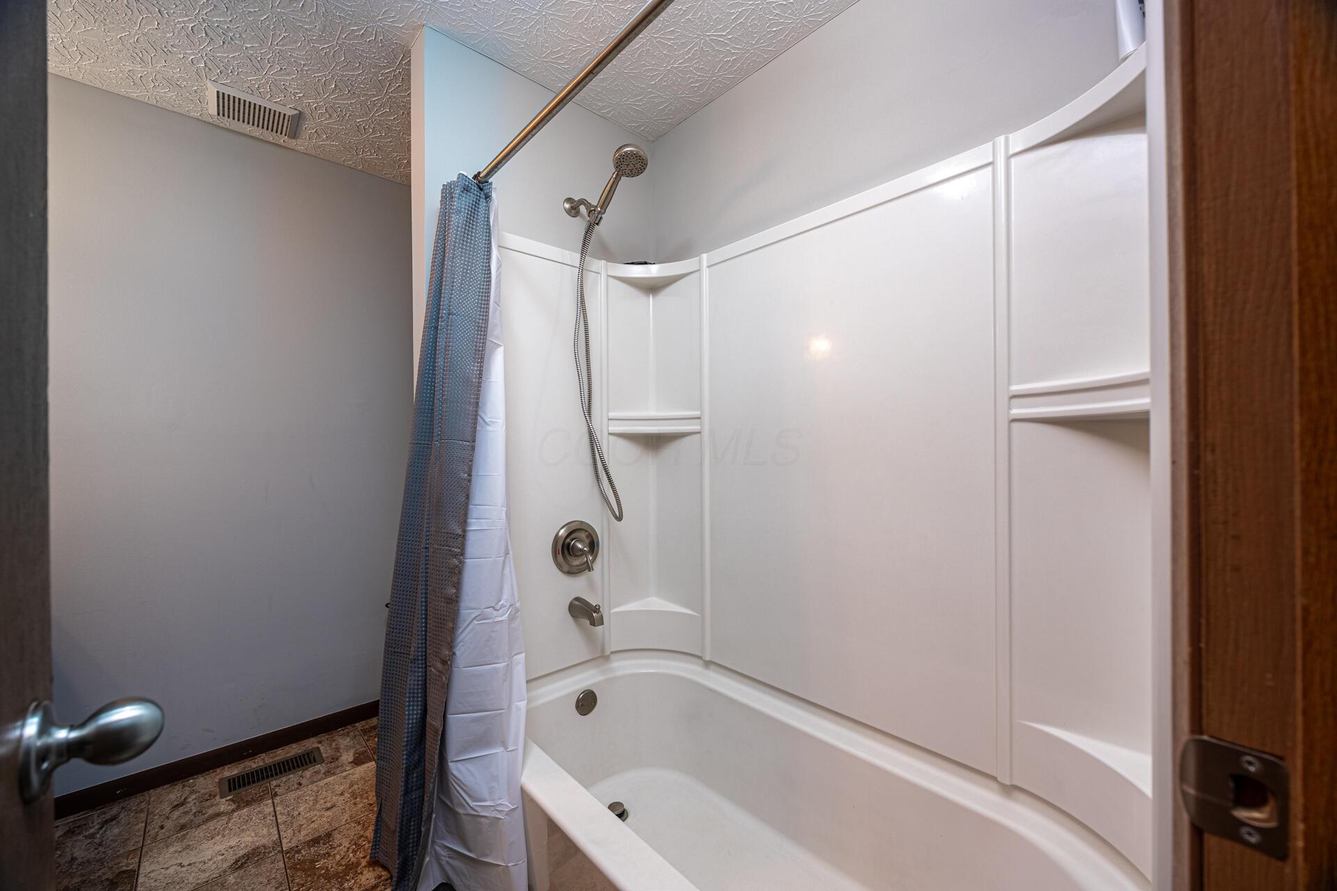 8701 Porter Central Road Sunbury, OH 43074 - Photo 25 of 38 Hall Bath