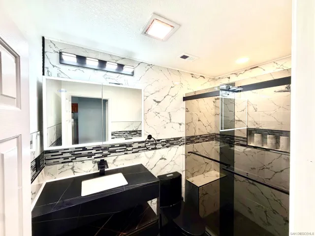 $630,000 | 5873 Monterey Place, Palmdale, CA 93552