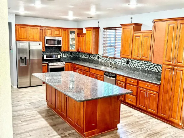 $630,000 | 5873 Monterey Place, Palmdale, CA 93552