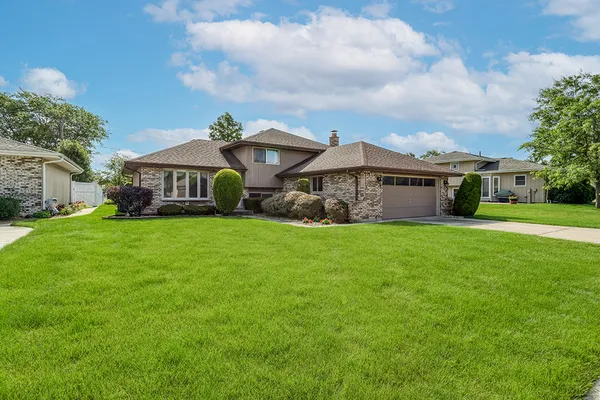 $385,000 | 14843 Anne Court, Oak Forest, IL 60452