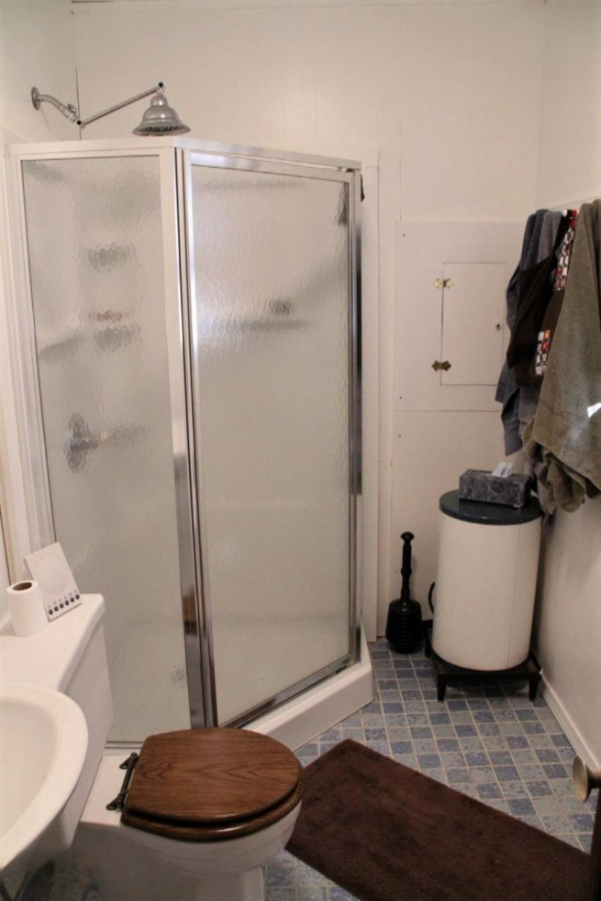 8920 South Hayes Road Baldwin, MI 49304 - Photo 20 of 21 Bathroom 1
