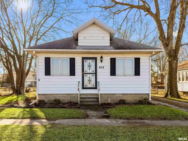 $83,000 | 608 West Main Street, South Pekin, IL 61564