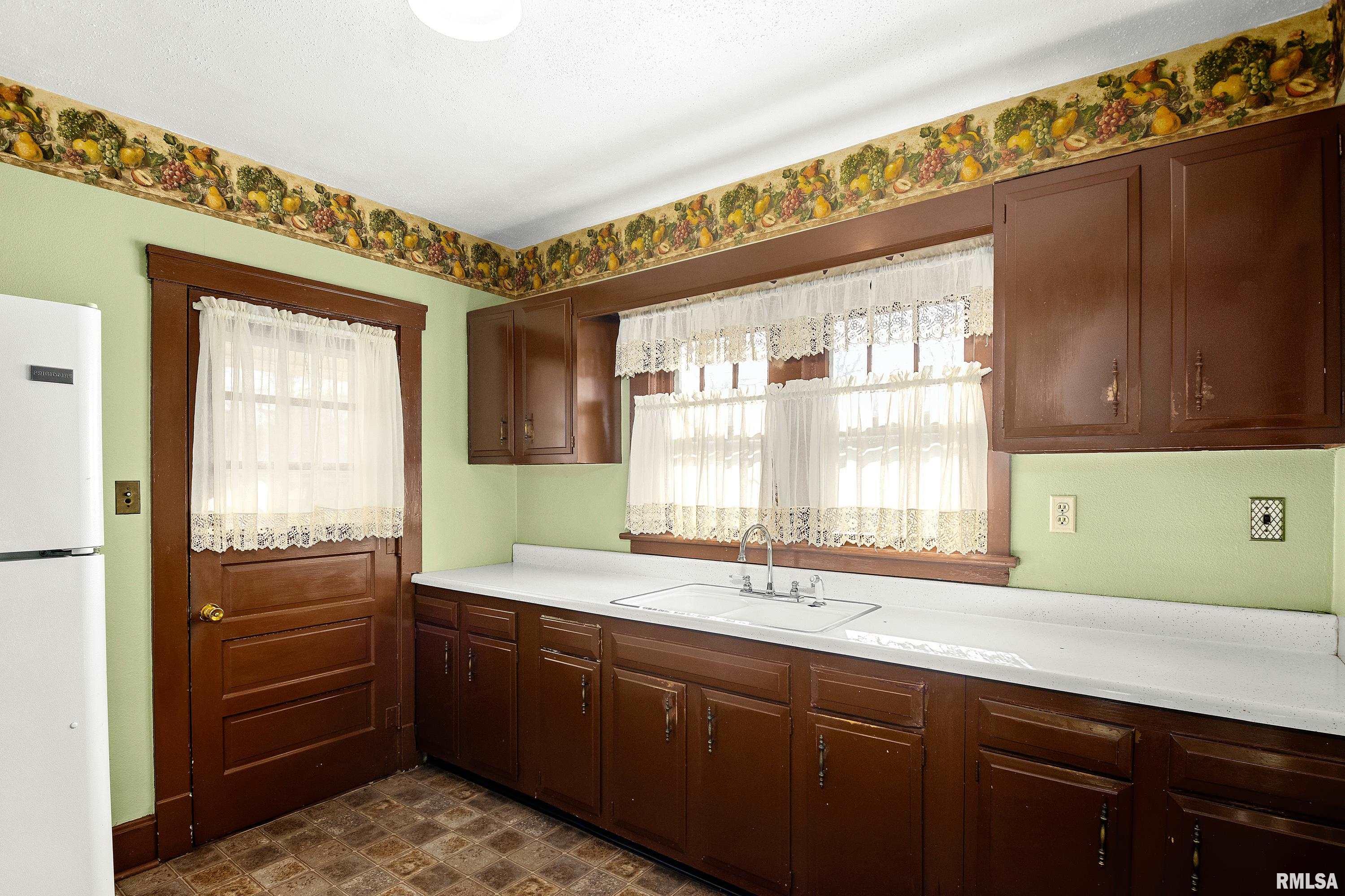 608 West Main Street South Pekin, IL 61564 - Photo 15 of 28