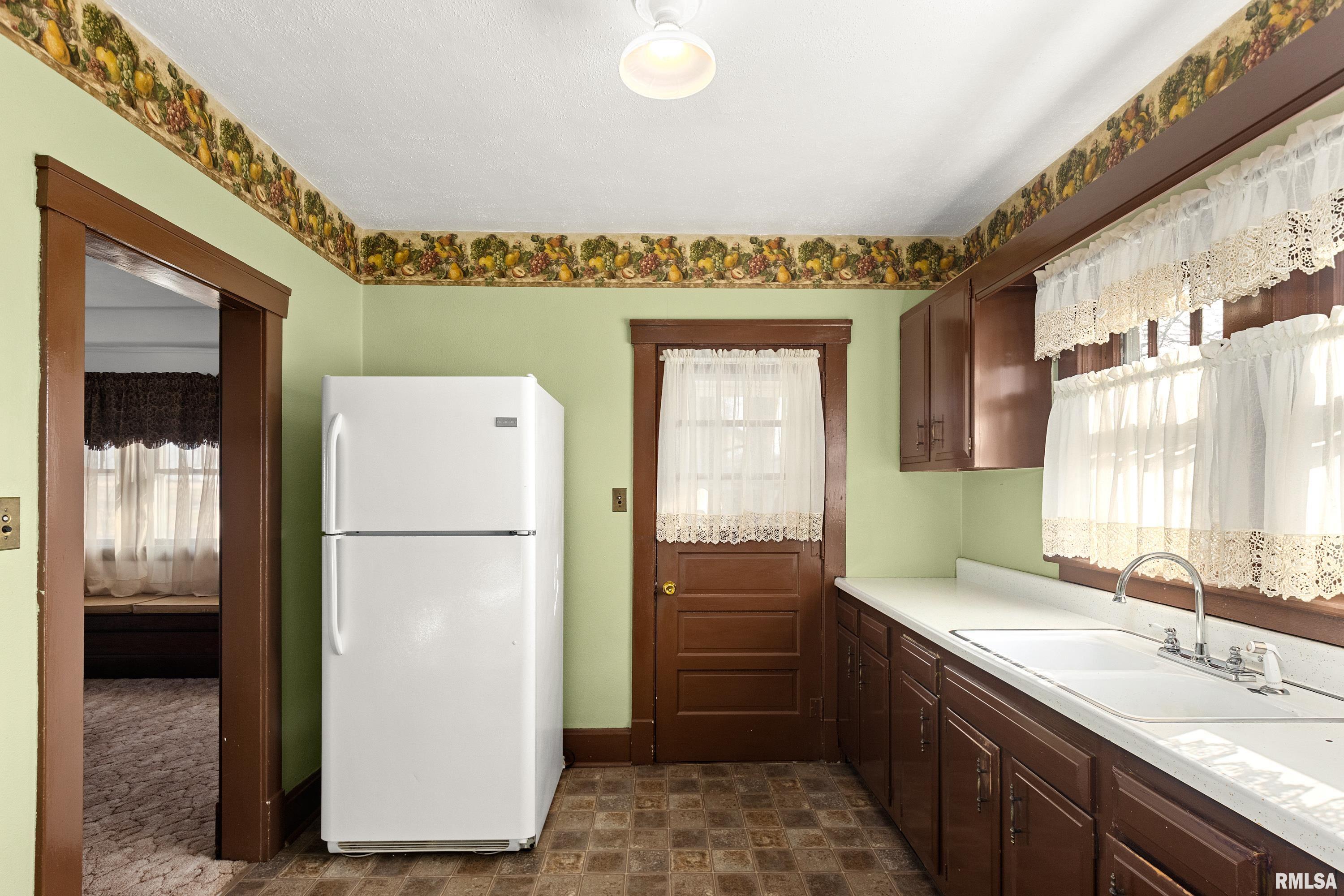 608 West Main Street South Pekin, IL 61564 - Photo 16 of 28