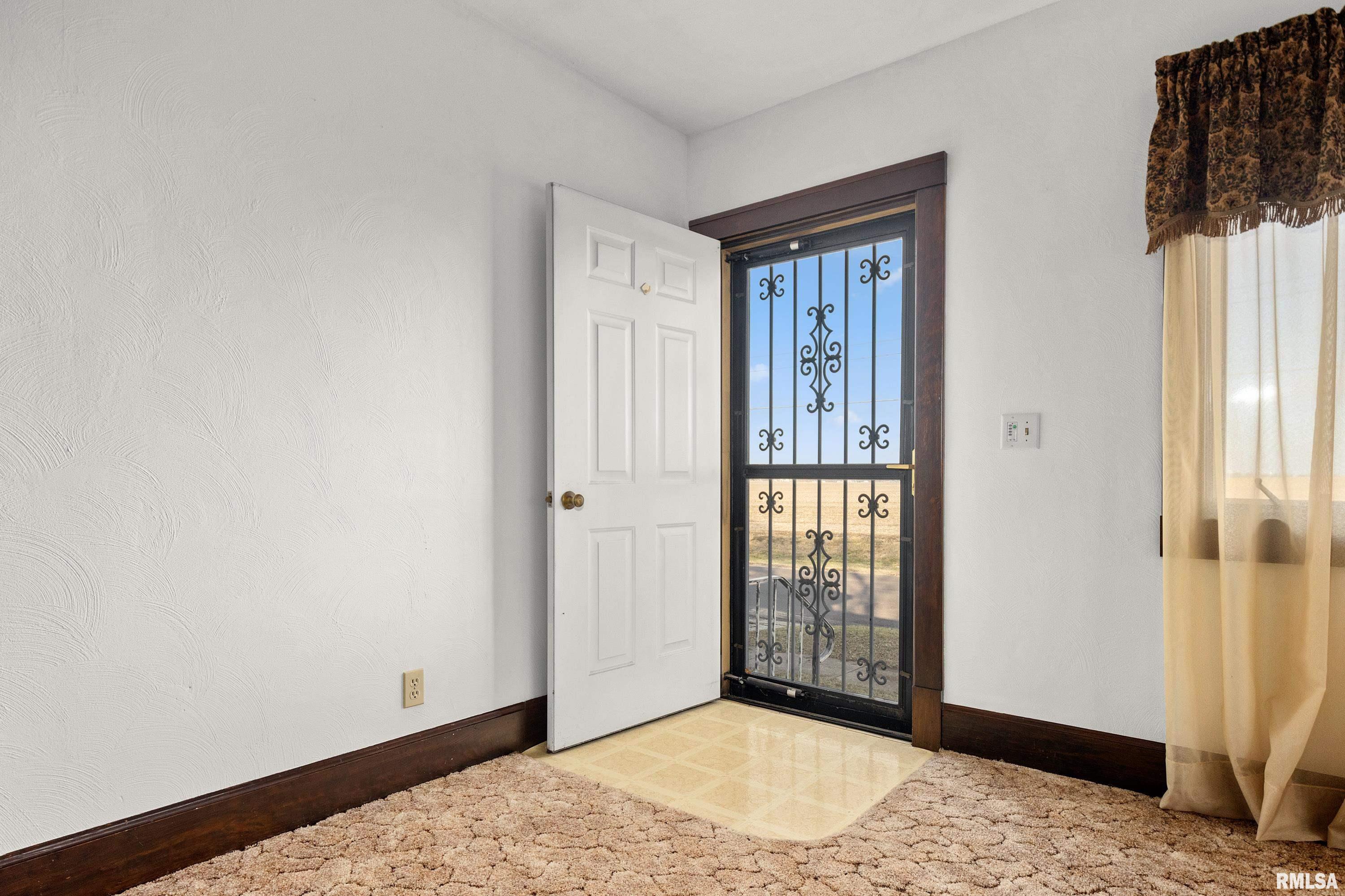 608 West Main Street South Pekin, IL 61564 - Photo 6 of 28