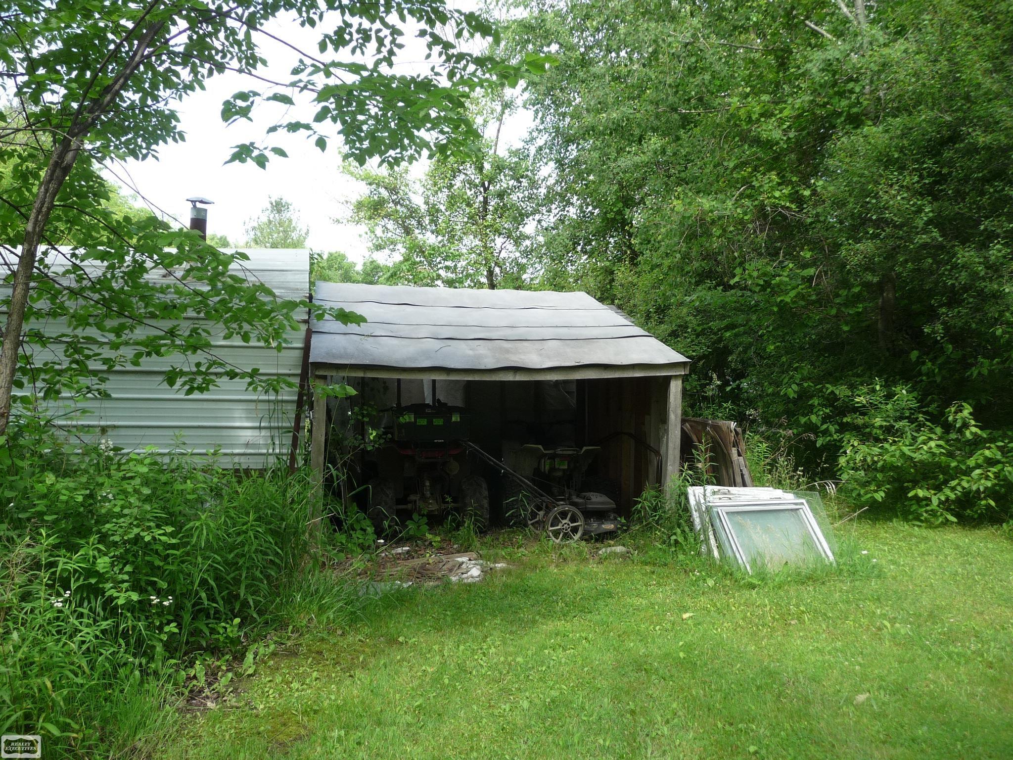 4382 Wall Road Port Huron, MI 48060 - Photo 9 of 10
