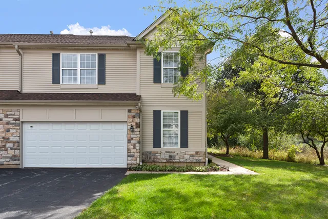 $329,000 | 745 Dillon Court, Grayslake, IL 60030