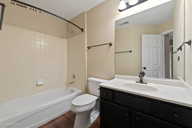 $329,000 | 745 Dillon Court, Grayslake, IL 60030