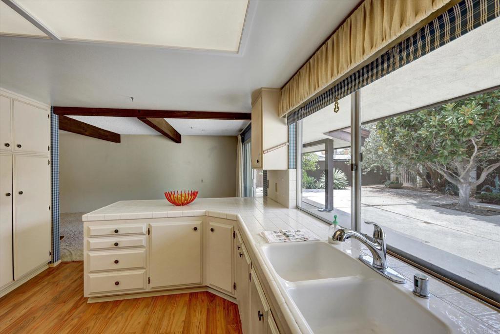 16138 Via Madera Circa West Rancho Santa Fe, CA 92091 - Photo 5 of 30