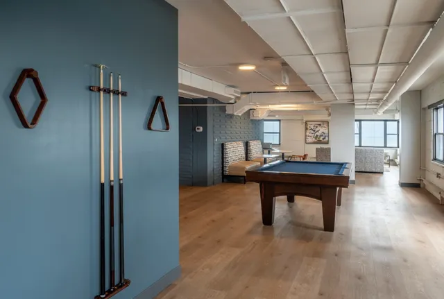 $2,785 | 5815 North Sheridan Road, Unit PH2, Chicago, IL 60660