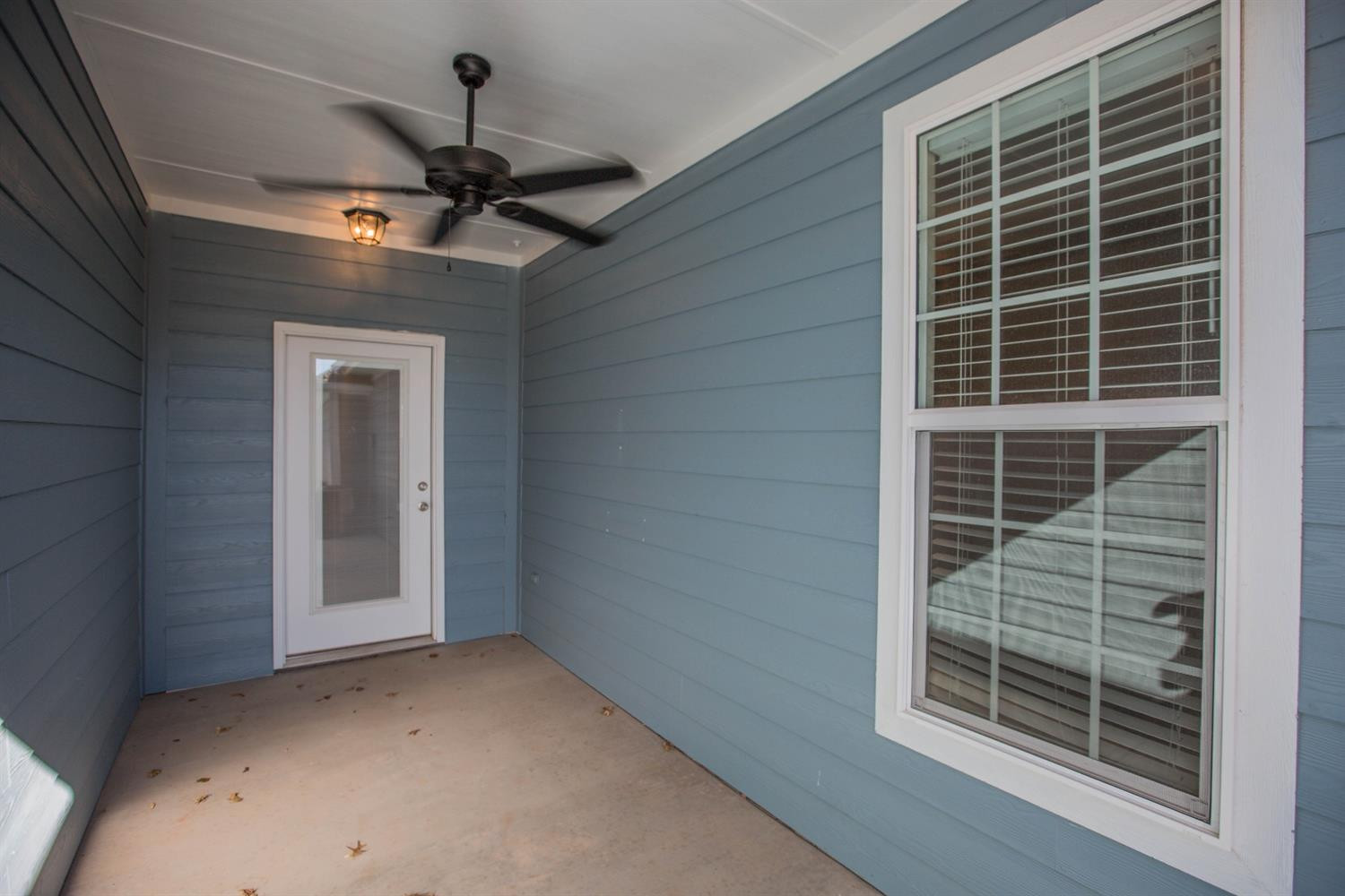2123 10th Street Lubbock, TX 79401 - Photo 14 of 14 a view of an empty room with a window
