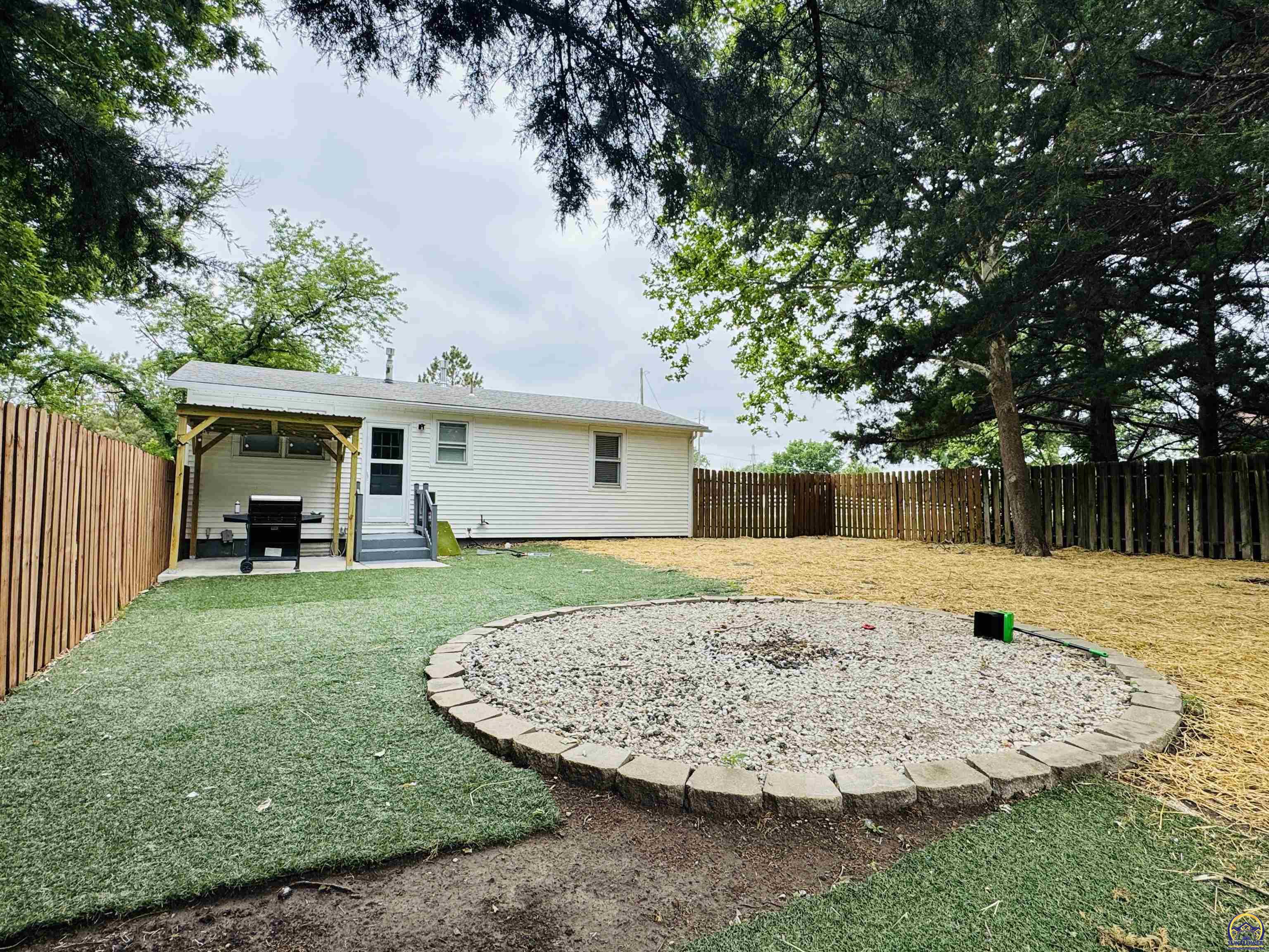 320 Northeast 58th Street Topeka, KS 66617 - Photo 43 of 49