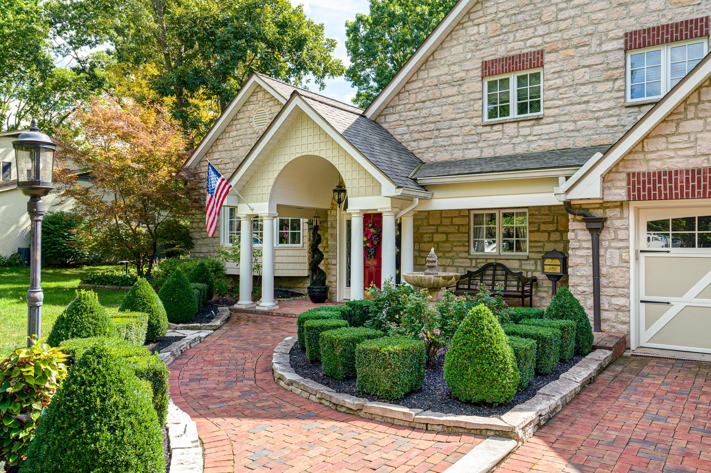 2185 Sheringham Road Columbus, OH 43220 - Photo 2 of 54 Gallery Image 2