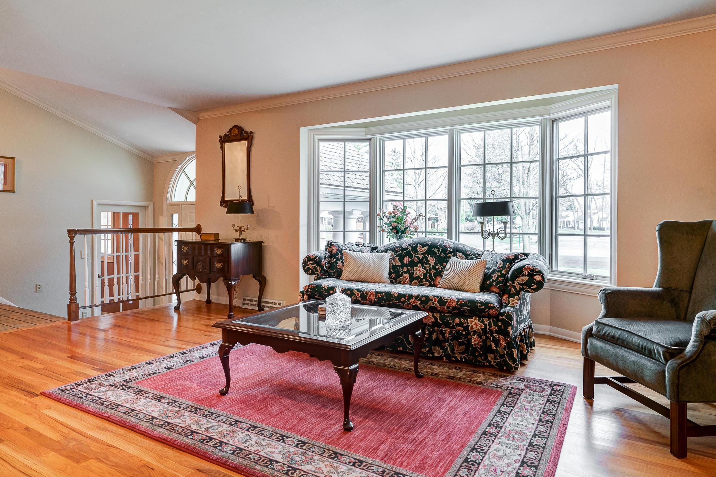 2185 Sheringham Road Columbus, OH 43220 - Photo 4 of 54 Gallery Image 4