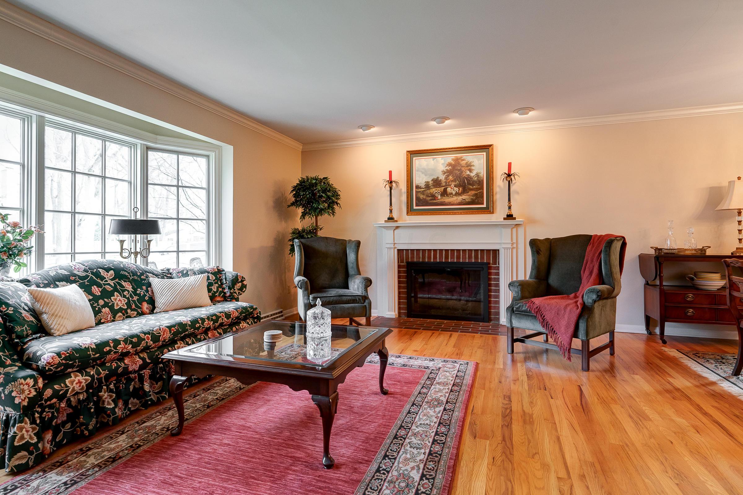 2185 Sheringham Road Columbus, OH 43220 - Photo 5 of 54 Gallery Image 5