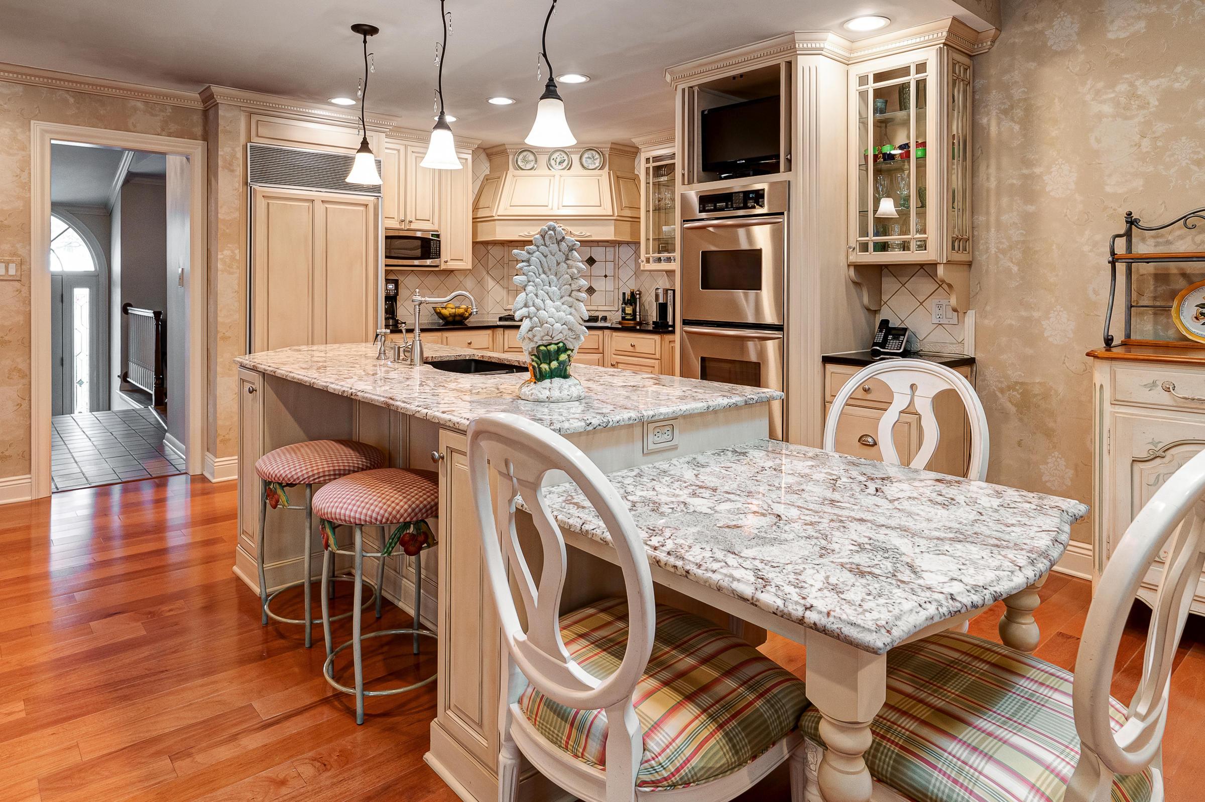 2185 Sheringham Road Columbus, OH 43220 - Photo 9 of 54 Gallery Image 9