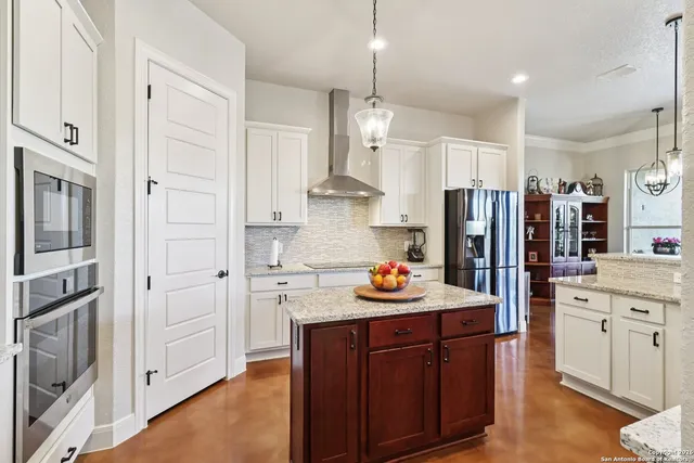 $800,000 | 156 Pr 2771 Mico Tx 78056, Mico, TX 78056