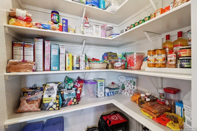 $800,000 | 156 Pr 2771 Mico Tx 78056, Mico, TX 78056