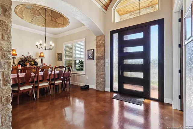 $800,000 | 156 Pr 2771 Mico Tx 78056, Mico, TX 78056