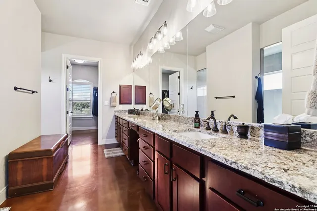 $800,000 | 156 Pr 2771 Mico Tx 78056, Mico, TX 78056