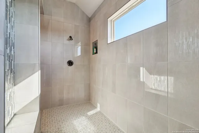 $800,000 | 156 Pr 2771 Mico Tx 78056, Mico, TX 78056