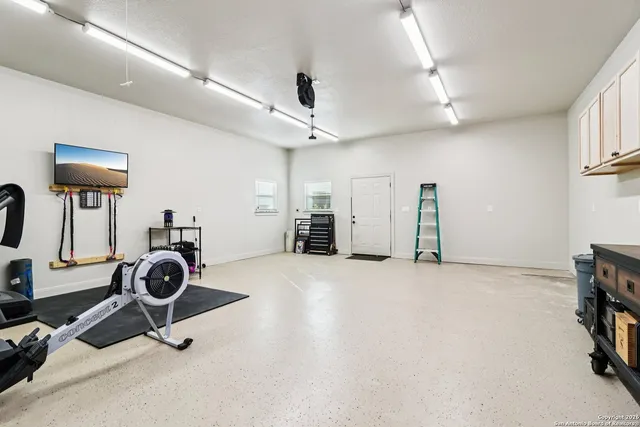 $800,000 | 156 Pr 2771 Mico Tx 78056, Mico, TX 78056