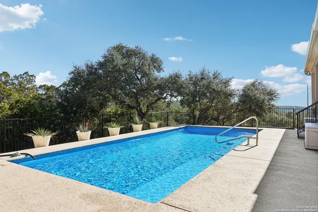 $800,000 | 156 Pr 2771 Mico Tx 78056, Mico, TX 78056