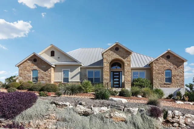 $800,000 | 156 Pr 2771 Mico Tx 78056, Mico, TX 78056