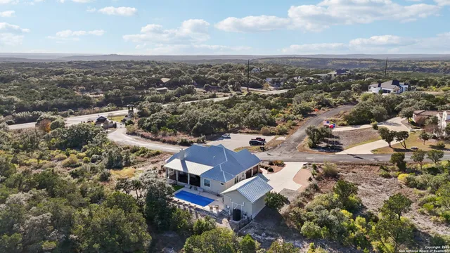 $800,000 | 156 Pr 2771 Mico Tx 78056, Mico, TX 78056