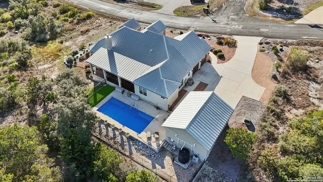 $800,000 | 156 Pr 2771 Mico Tx 78056, Mico, TX 78056