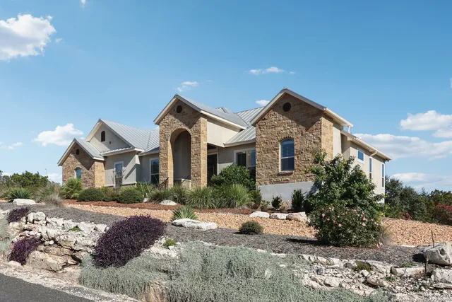 $800,000 | 156 Pr 2771 Mico Tx 78056, Mico, TX 78056