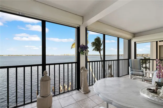 $399,000 | 1925 Clifford Street, Unit 403, Fort Myers, FL 33901