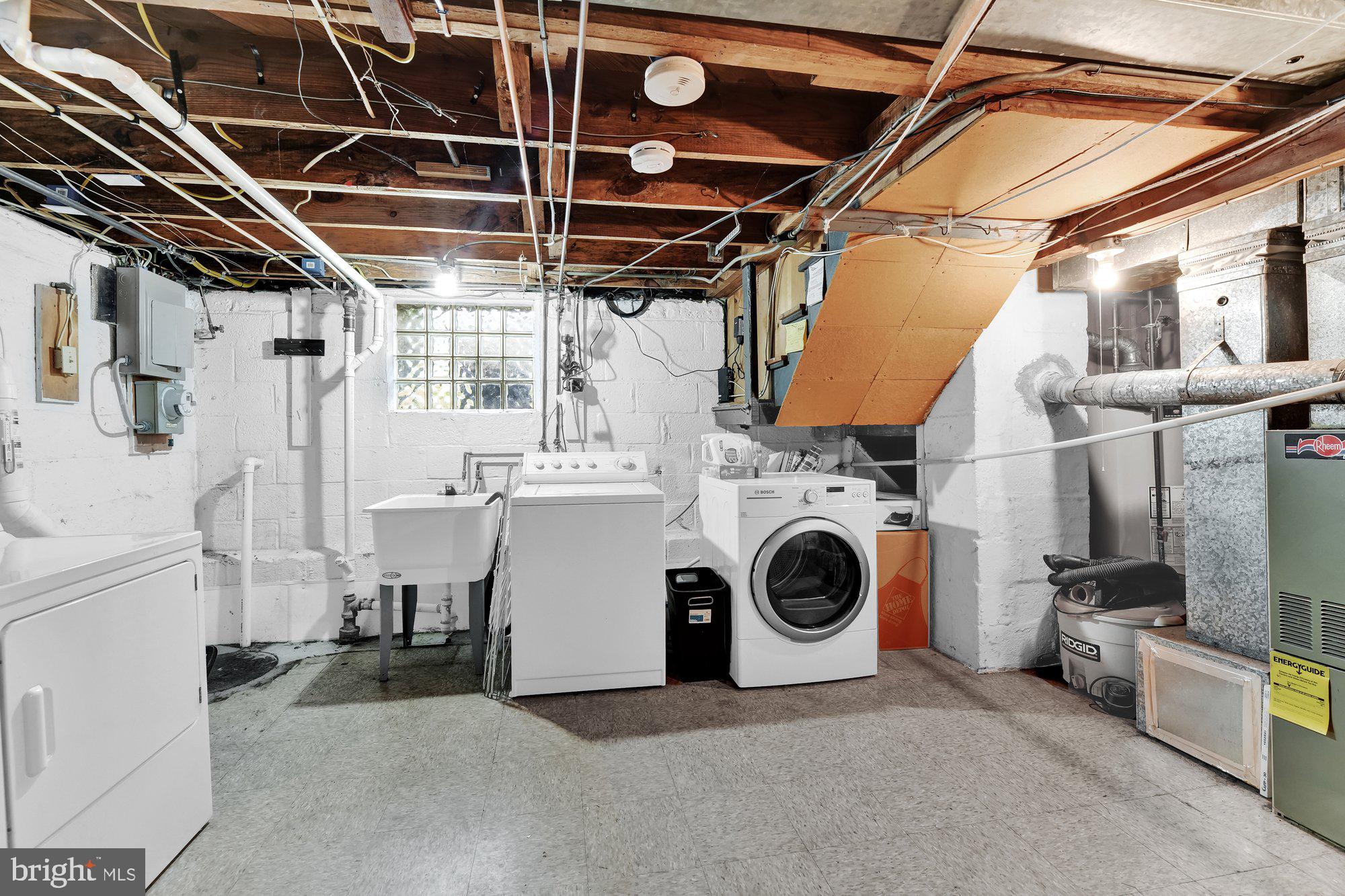 1107 Arran Road Baltimore, MD 21239 - Photo 26 of 29 a utility room with dryer and washer