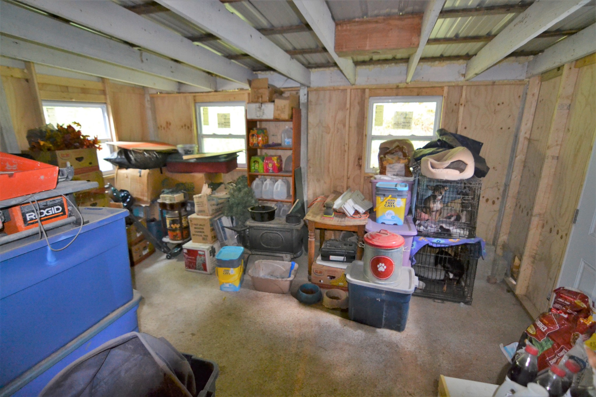 555 Myrick Branch Road Pulaski, TN 38478 - Photo 25 of 40 a room with musical instruments