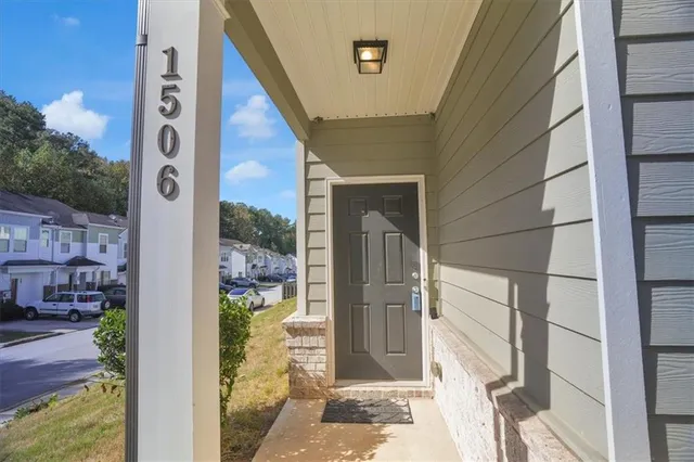 $385,000 | 1506 Ashbrooke Trace, Stone Mountain, GA 30083